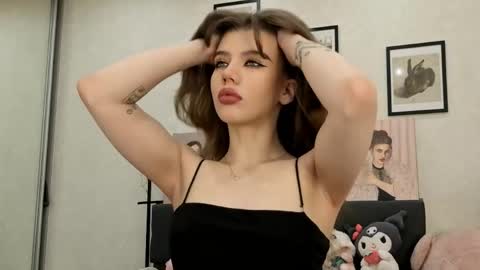 Snapshot of jenie_fire chatting on June 6, 2026, 1:27 pm Dolly online show from June 6, 2026, 1:27 pm