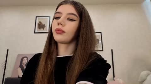 Snapshot of jenie_fire chatting on August 2, 2026, 1:20 pm Dolly online show from August 2, 2026, 1:20 pm