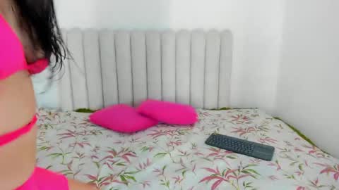 Jenifer online show from April 22, 2026, 10:11 pm