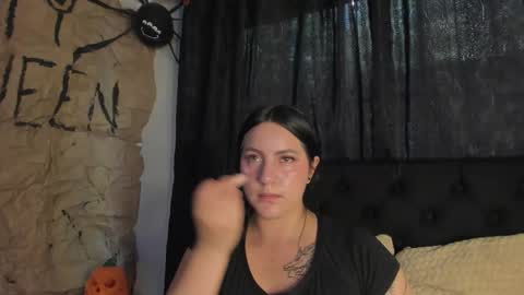 jeniferpowell_nm online show from November 2, 2025, 7:05 pm