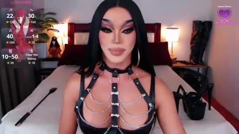 Queen Jenifer online show from June 9, 2026, 3:40 am