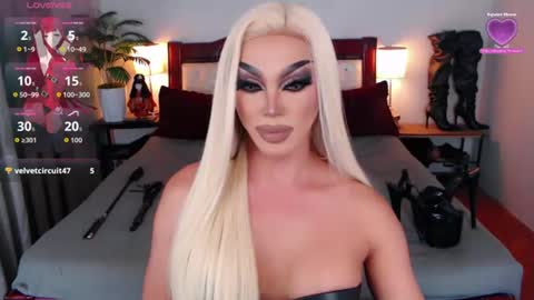 Queen Jenifer online show from July 23, 2026, 4:21 am