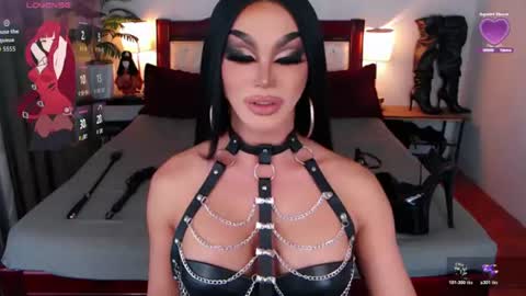 Queen Jenifer online show from July 25, 2026, 6:22 am