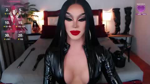 Queen Jenifer online show from August 2, 2026, 5:39 am