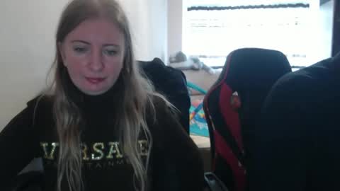 JenisAndPeter online show from October 3, 2025, 8:11 am