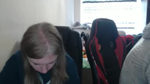 JenisAndPeter online show from October 31, 2025, 7:42 am