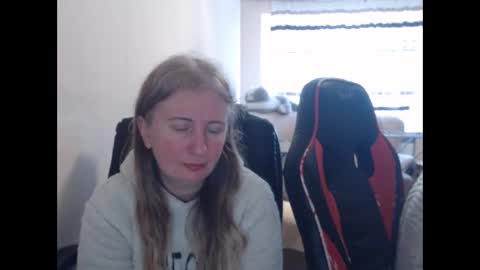 JenisAndPeter online show from February 19, 2026, 11:28 am