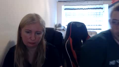 JenisAndPeter online show from June 10, 2026, 5:07 am