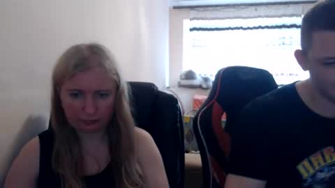 JenisAndPeter online show from June 13, 2026, 6:33 am
