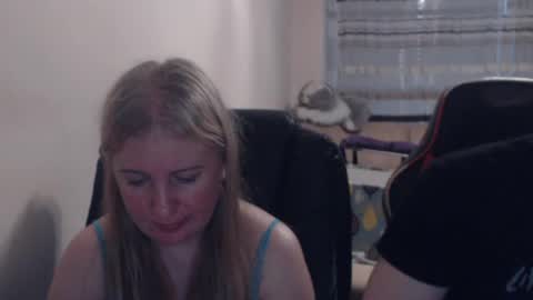 Snapshot of jenisandpeter chatting on June 21, 2026, 6:21 pm JenisAndPeter online show from June 21, 2026, 6:21 pm