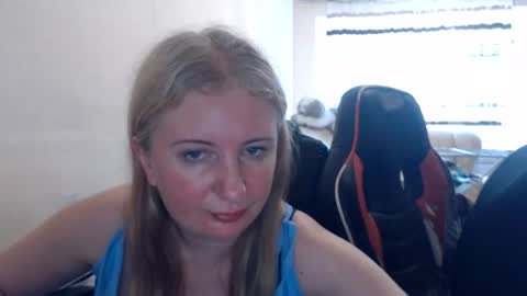 Snapshot of jenisandpeter chatting on June 27, 2026, 12:22 pm JenisAndPeter online show from June 27, 2026, 12:22 pm