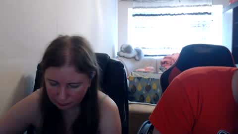 Snapshot of jenisandpeter chatting on July 14, 2026, 10:21 am JenisAndPeter online show from July 14, 2026, 10:21 am