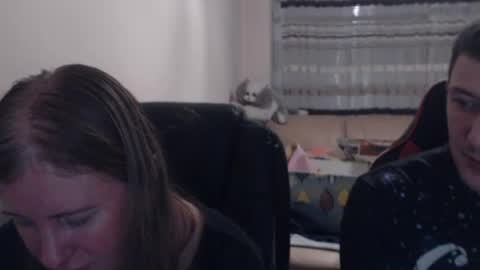 Snapshot of jenisandpeter chatting on July 28, 2026, 6:20 pm JenisAndPeter online show from July 28, 2026, 6:20 pm