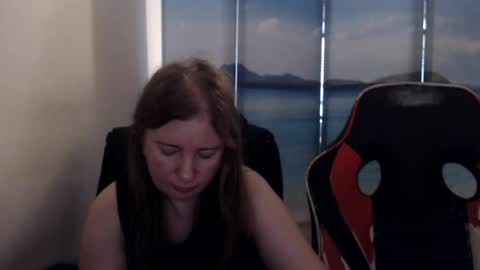 Snapshot of jenisandpeter chatting on July 30, 2026, 5:17 am JenisAndPeter online show from July 30, 2026, 5:17 am