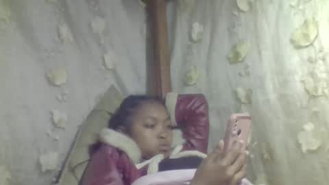 jenisca123 online show from October 12, 2025, 6:18 pm