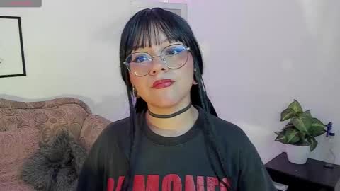 jenn online show from February 28, 2025, 12:32 am