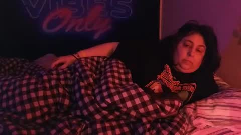  Dragon Queen. Be my Dragon --  and  online show from January 7, 2026, 10:51 am