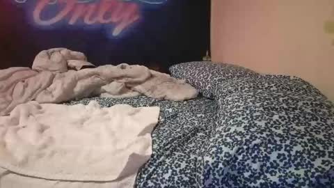 Snapshot of jennabrady chatting on May 23, 2026, 12:05 am Dragon Queen. Be my Dragon -- and online show from May 23, 2026, 12:05 am