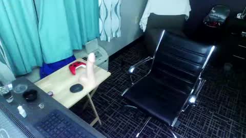 Jenna Cross online show from January 12, 2025, 7:11 am