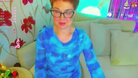 Snapshot of jennalison chatting on December 5, 2025, 12:25 pm Jenn online show from December 5, 2025, 12:25 pm