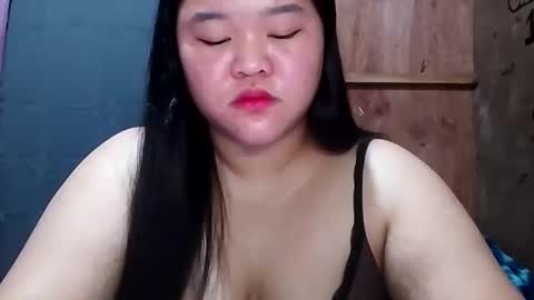 jennalyn_19 online show from February 11, 2026, 3:06 pm