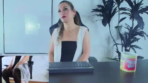  Call Me Jenna  online show from August 2, 2026, 3:27 am