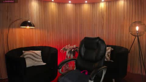 Jenna Olson  online show from February 19, 2026, 6:59 pm