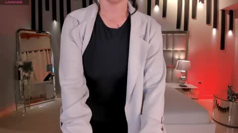 Snapshot of jennaolson chatting on May 6, 2026, 8:19 am Jenna Olson online show from May 6, 2026, 8:19 am