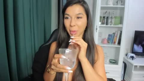 Snapshot of jennasweetass chatting on July 1, 2026, 5:56 pm Jennasweetass online show from July 1, 2026, 5:56 pm