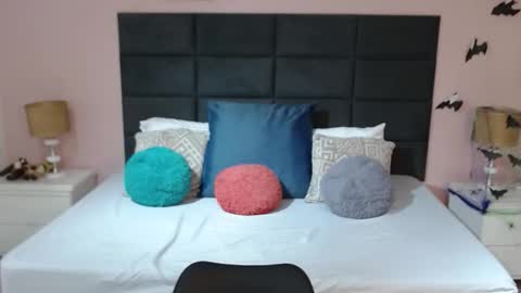 jenner_madison online show from October 31, 2025, 1:01 pm