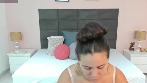 jenner_madison online show from November 10, 2025, 12:37 pm