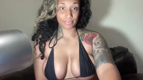 Snapshot of jenni_cash chatting on May 4, 2026, 12:39 am Mistress Jenni online show from May 4, 2026, 12:39 am