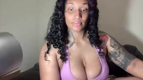 Snapshot of jenni_cash chatting on June 5, 2026, 6:42 am Mistress Jenni online show from June 5, 2026, 6:42 am