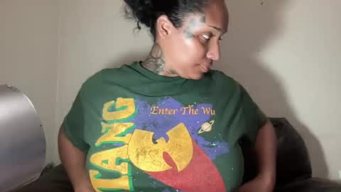 Snapshot of jenni_cash chatting on June 15, 2026, 12:24 am Mistress Jenni online show from June 15, 2026, 12:24 am