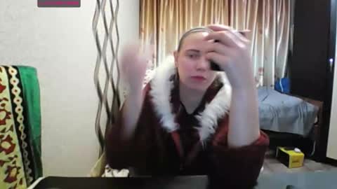 JenniDeep online show from December 18, 2025, 12:33 pm