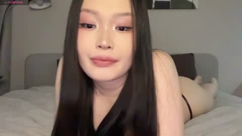 jennie_yung online show from July 15, 2026, 4:40 am