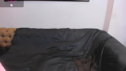 Jennie online show from October 7, 2025, 12:13 pm