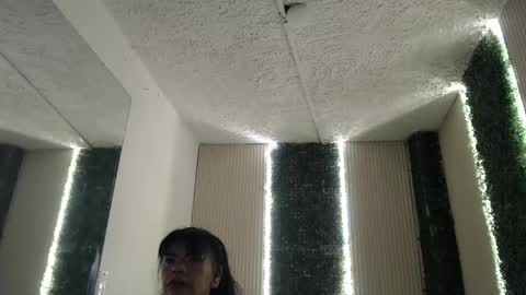 Jennifer online show from April 24, 2026, 10:01 pm