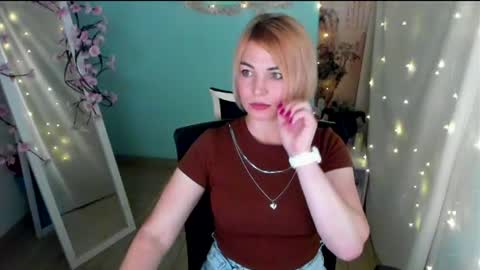 Snapshot of jennifer_cuttie chatting on June 16, 2026, 1:25 pm Jennifer online show from June 16, 2026, 1:25 pm