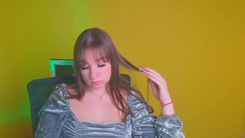 Snapshot of jennifer_xo_ chatting on January 17, 2025, 4:26 pm Jennifer online show from January 17, 2025, 4:26 pm