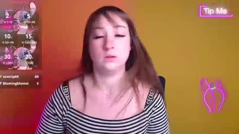 Snapshot of jennifer_xo_ chatting on March 5, 2025, 1:06 pm Jennifer online show from March 5, 2025, 1:06 pm