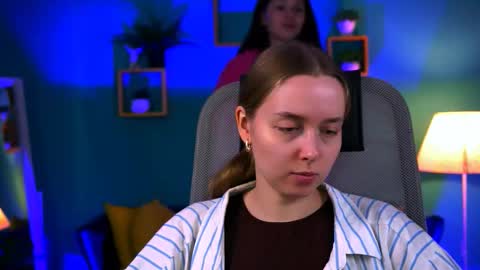 Jennifer online show from September 23, 2025, 12:41 pm