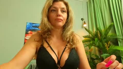 Snapshot of jenniferreys chatting on July 29, 2026, 6:22 am jenniferreys online show from July 29, 2026, 6:22 am