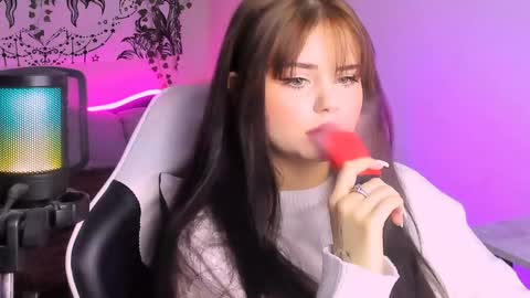 Jenni online show from December 2, 2024, 9:02 am