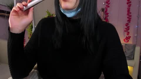 Jenni online show from December 19, 2025, 1:40 pm