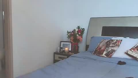 Snapshot of jennmullatta_ chatting on November 28, 2025, 6:32 pm Jenn online show from November 28, 2025, 6:32 pm