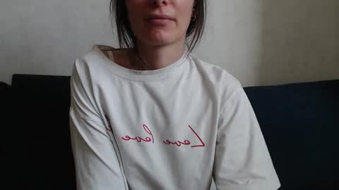 Snapshot of jennnamaaya chatting on October 16, 2025, 8:15 am Jenny online show from October 16, 2025, 8:15 am