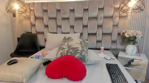 Jennsexy  online show from March 8, 2025, 12:00 am