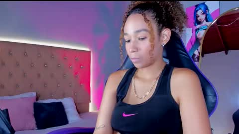 Snapshot of jenny__lawrence chatting on November 25, 2025, 8:20 pm jenny__lawrence online show from November 25, 2025, 8:20 pm