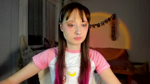 Jennifer Jenny Darling   online show from December 5, 2024, 6:33 pm